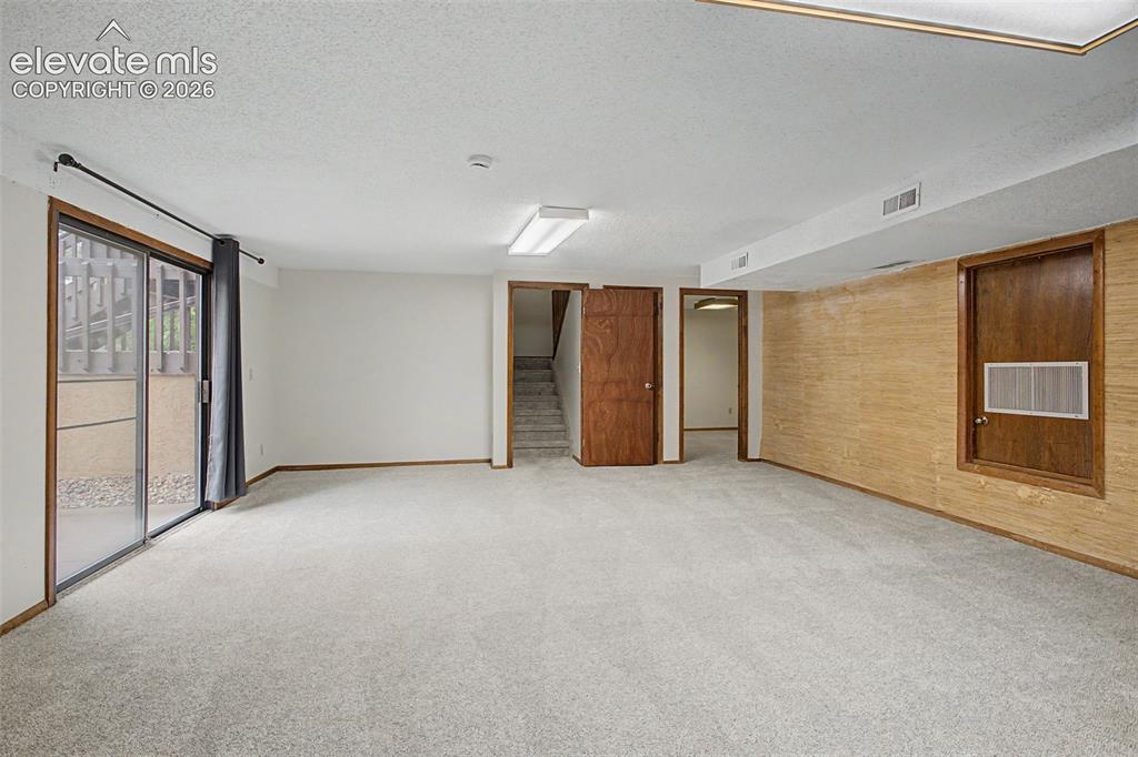 Image 25 of 29: Family Room