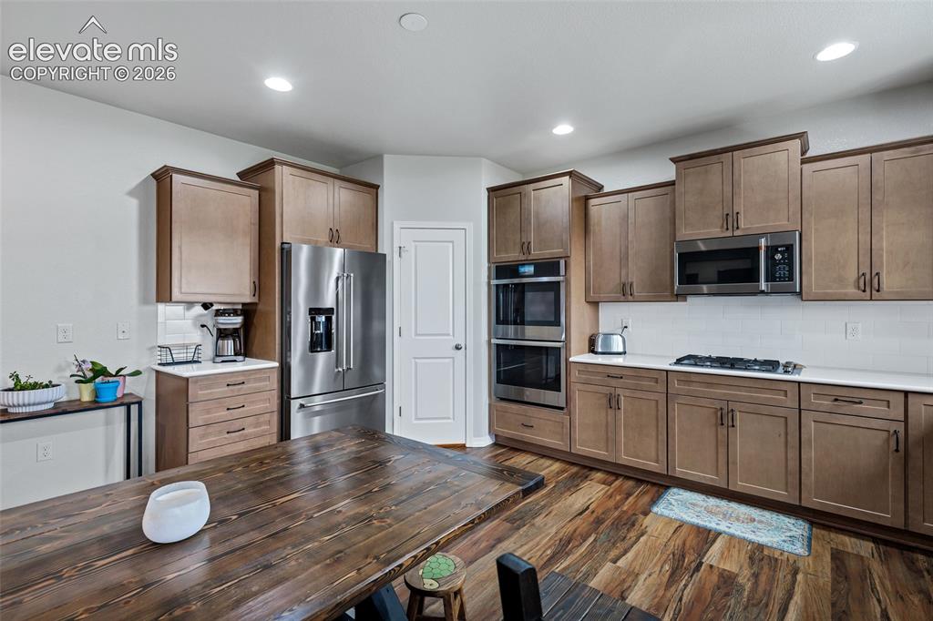 Image 13 of 38: Kitchen