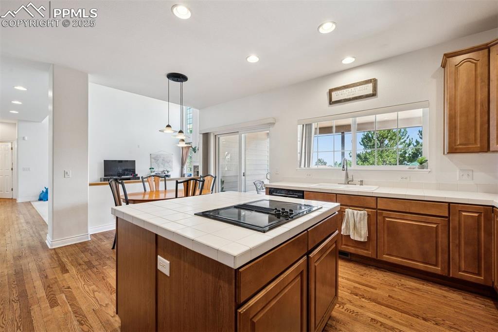 Image 11 of 45: Kitchen
