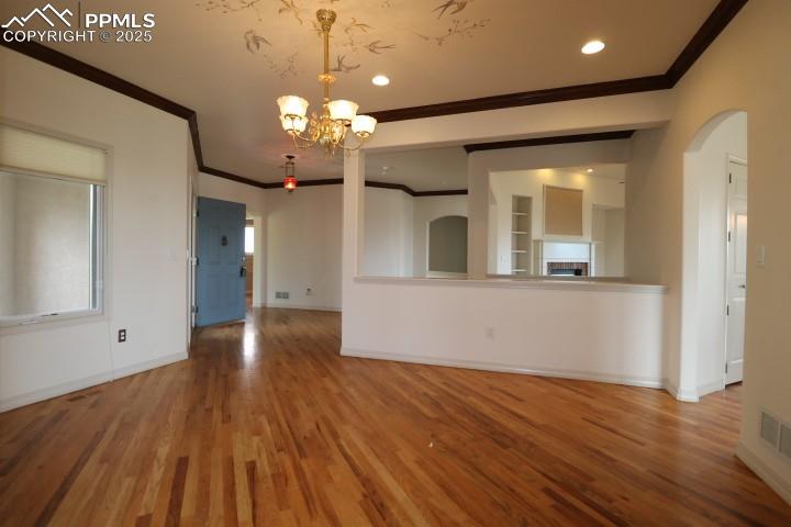 Image 14 of 44: Living Room