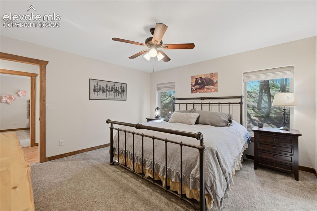 Image 15 of 40: Bedroom