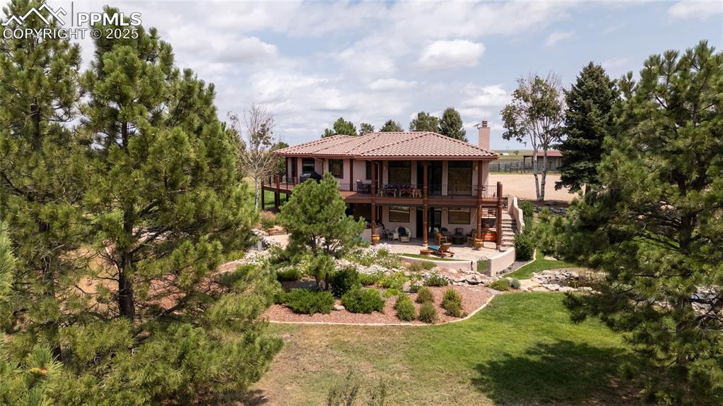 Image 12 of 35: Back of Structure