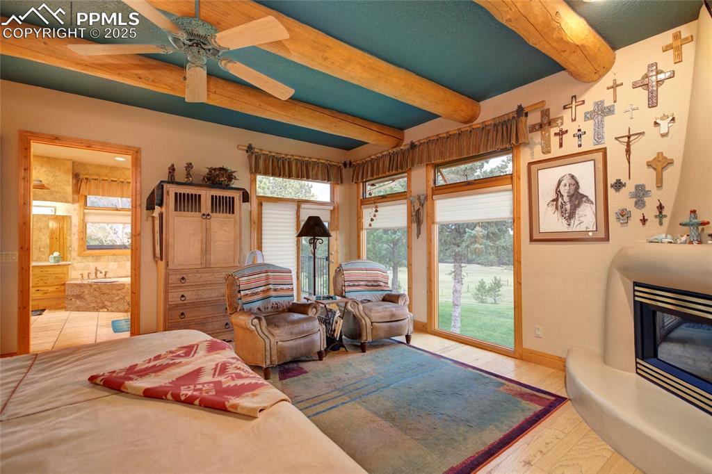 Image 26 of 35: Bedroom