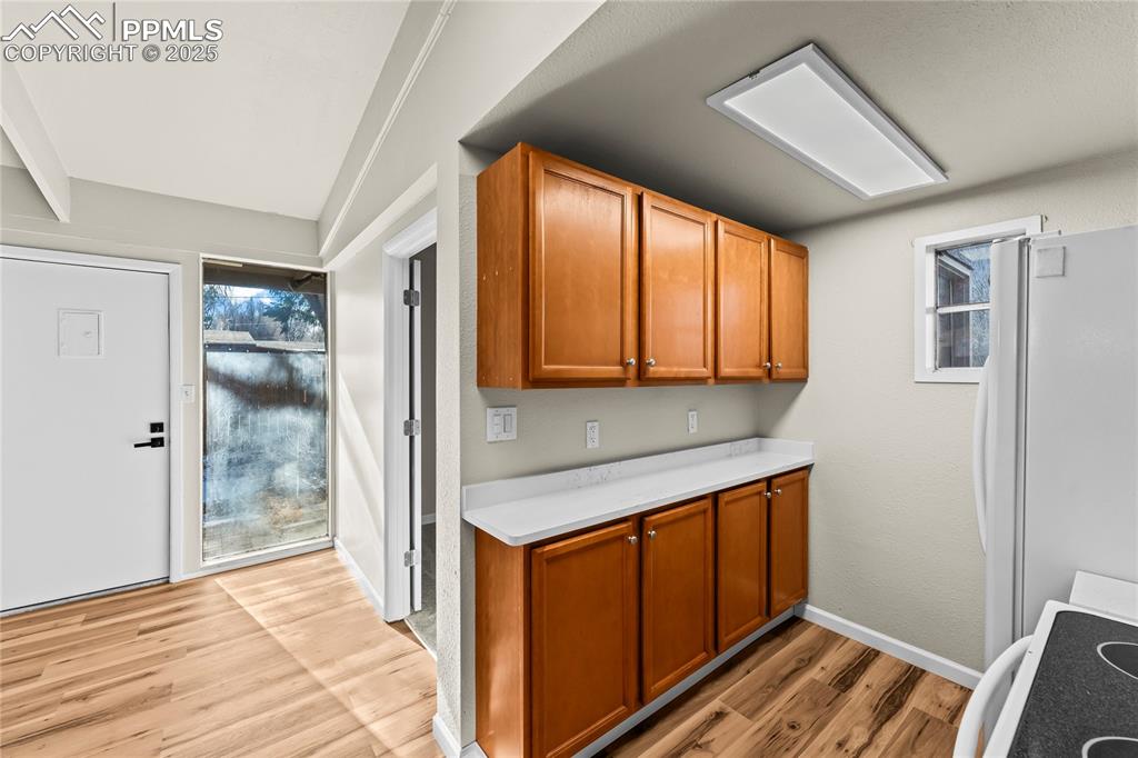 Image 16 of 23: Kitchen