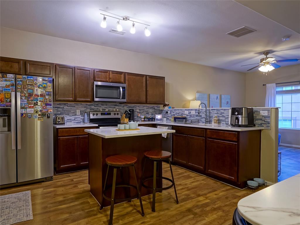 Image 10 of 31: Kitchen View 2