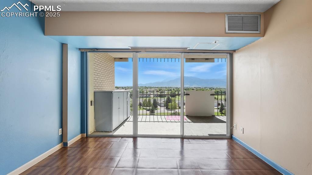 Image 23 of 31: Spacious Primary Bedroom.