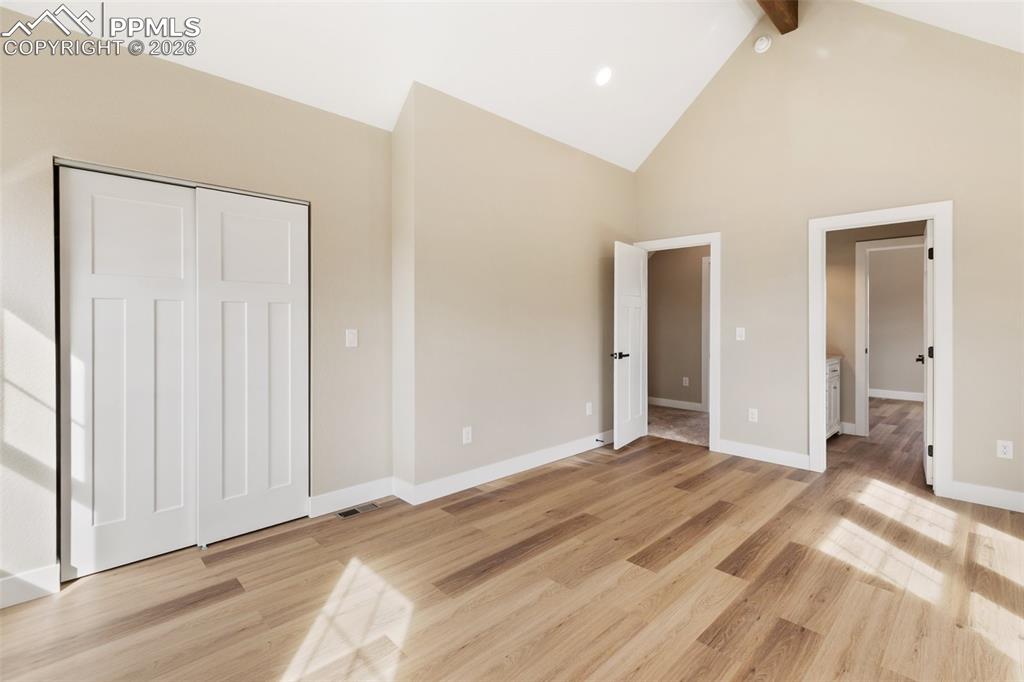 Image 14 of 22: Bedroom