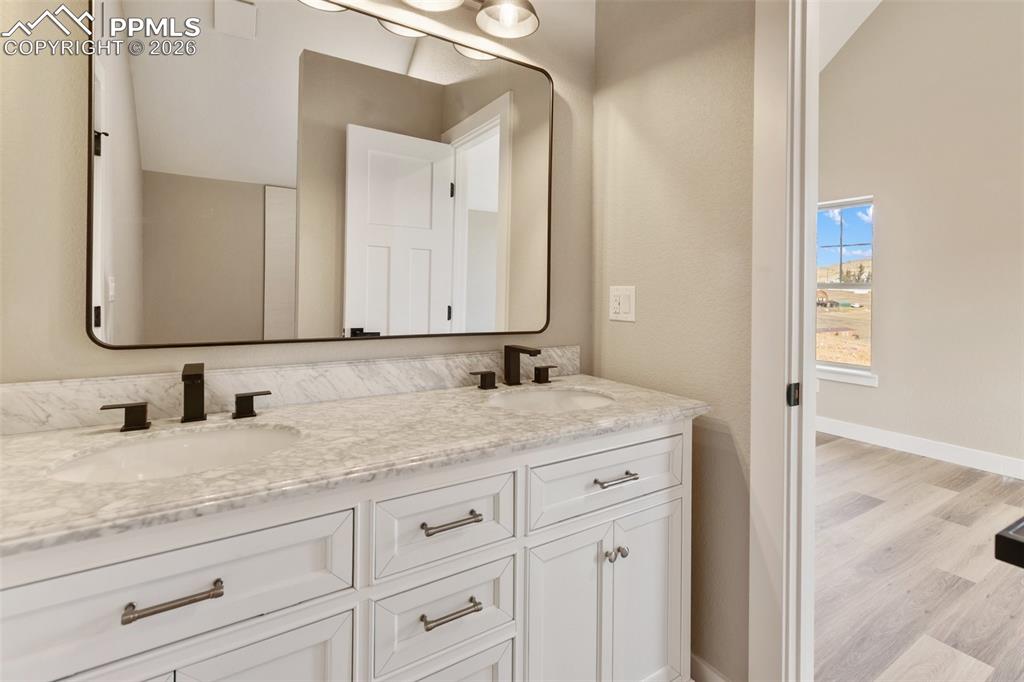 Image 17 of 22: Bathroom