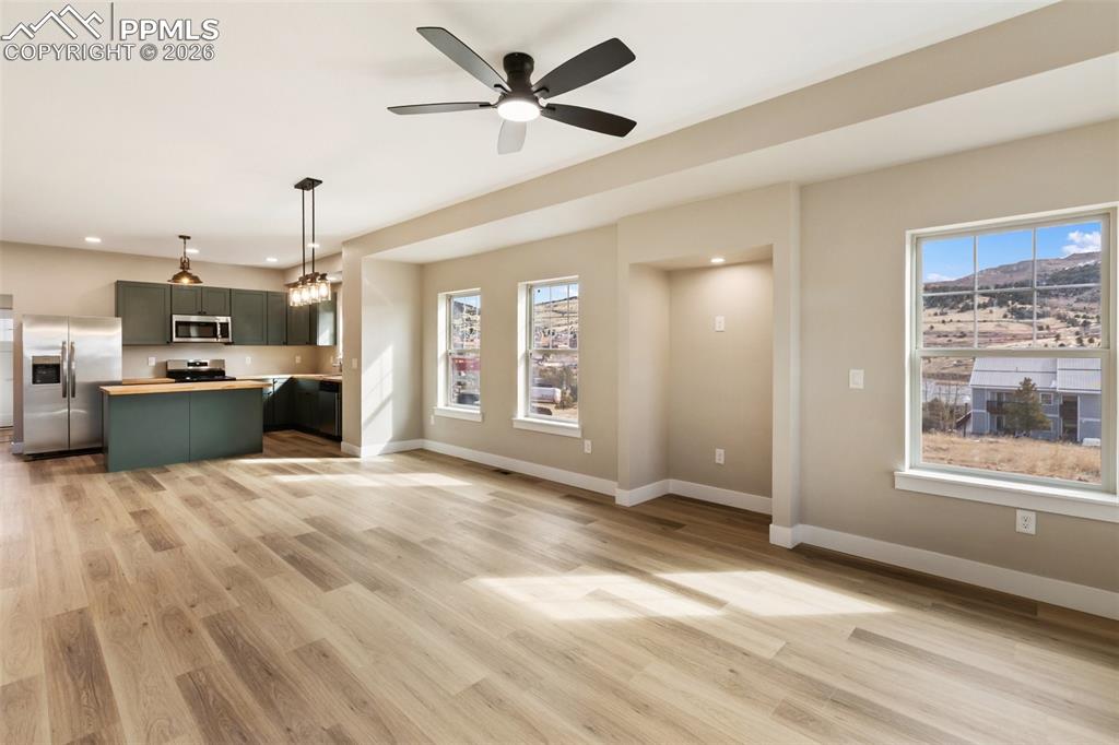 Image 9 of 22: Great Room