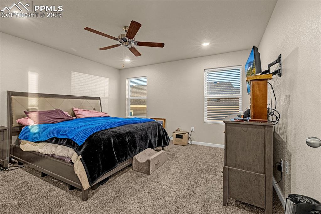 Image 15 of 38: Bedroom