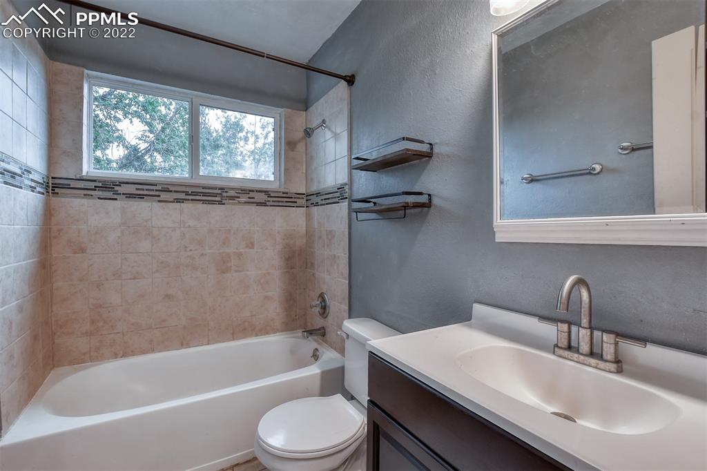 Listing 8918528, Image 11 of 27