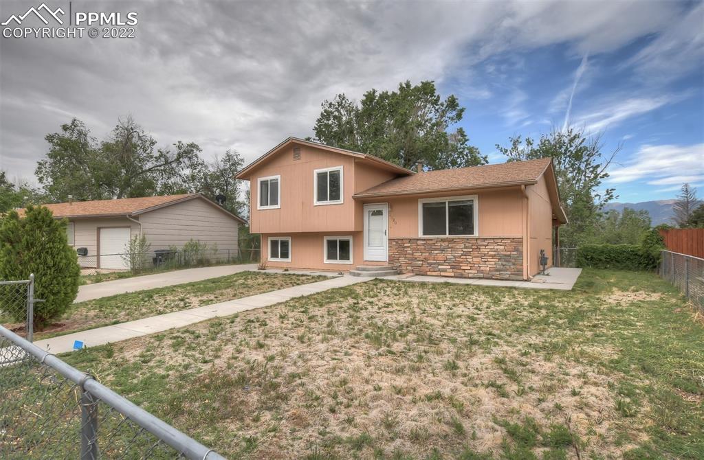 Listing 8918528, Image 2 of 27