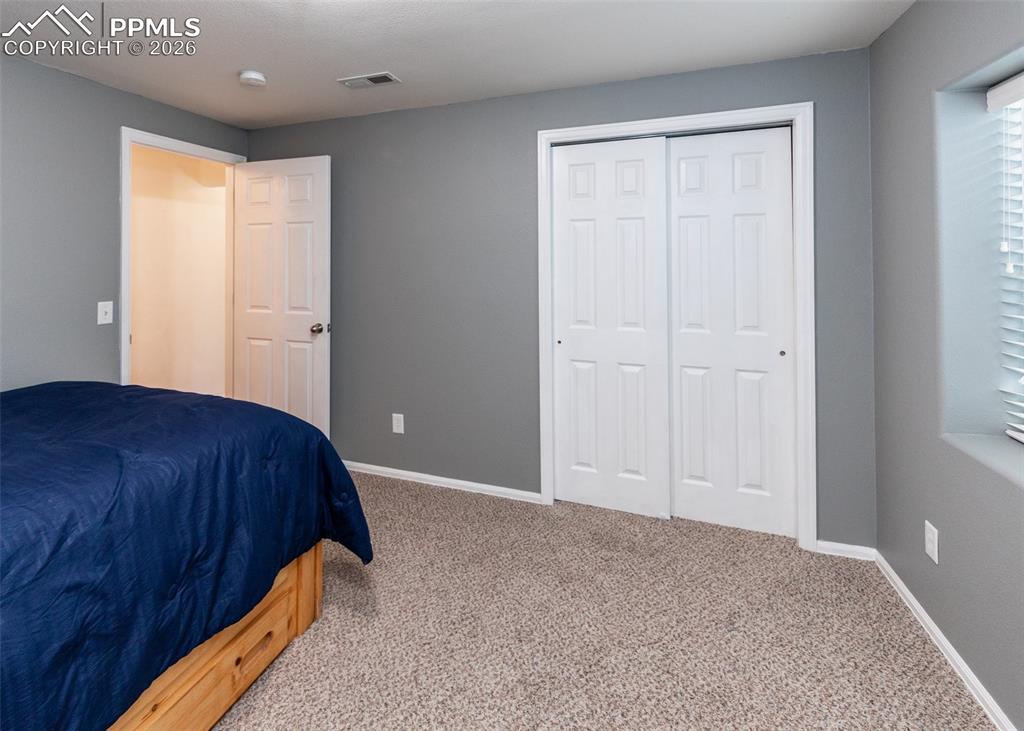 Image 38 of 50: Bedroom