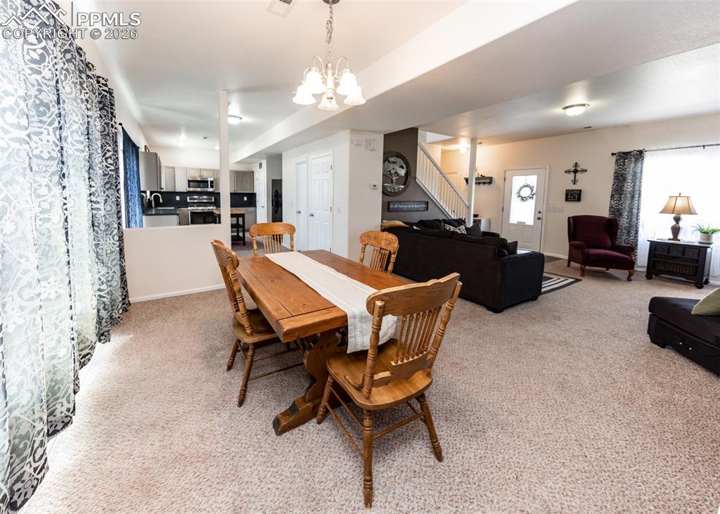 Image 9 of 50: Dining Area