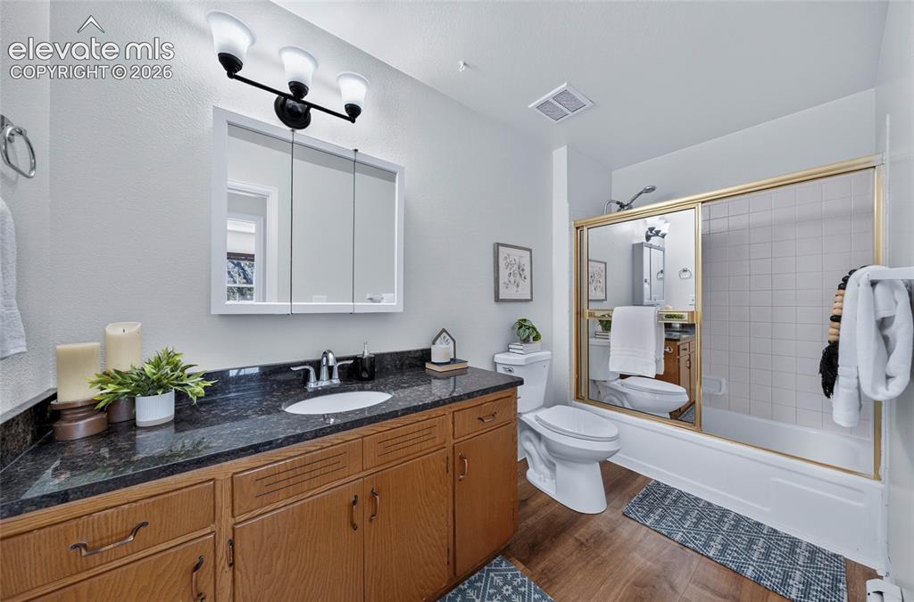 Image 22 of 27: upstairs full bathroom