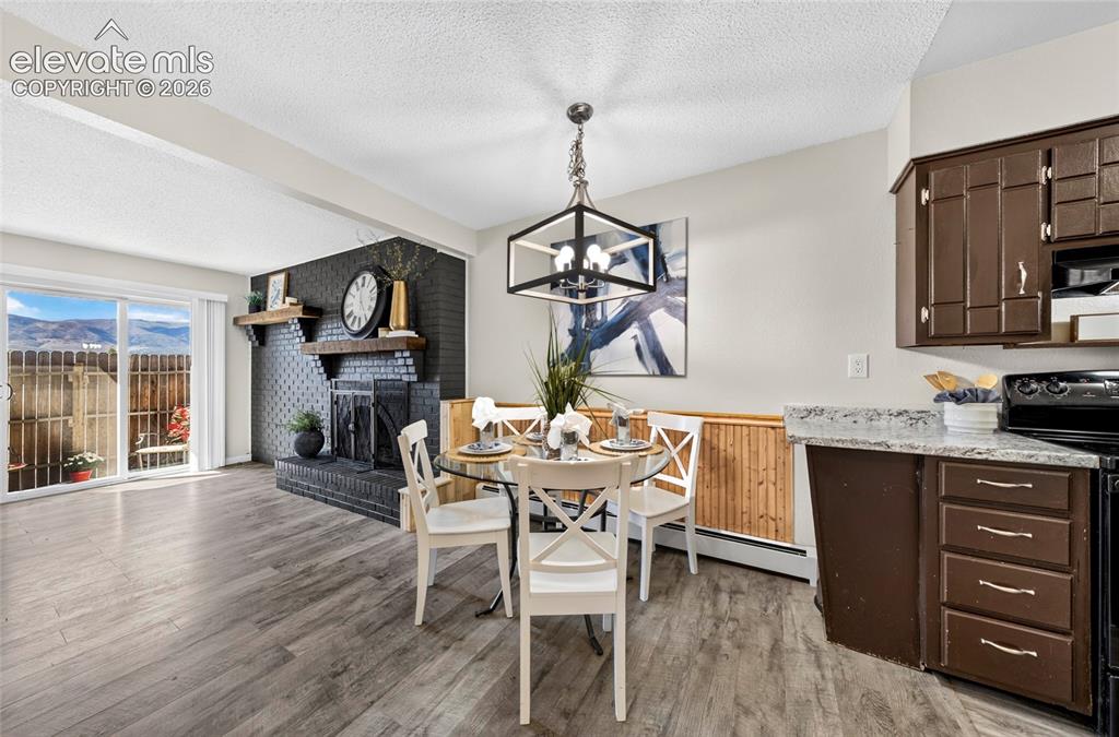 Image 6 of 27: Dining Area