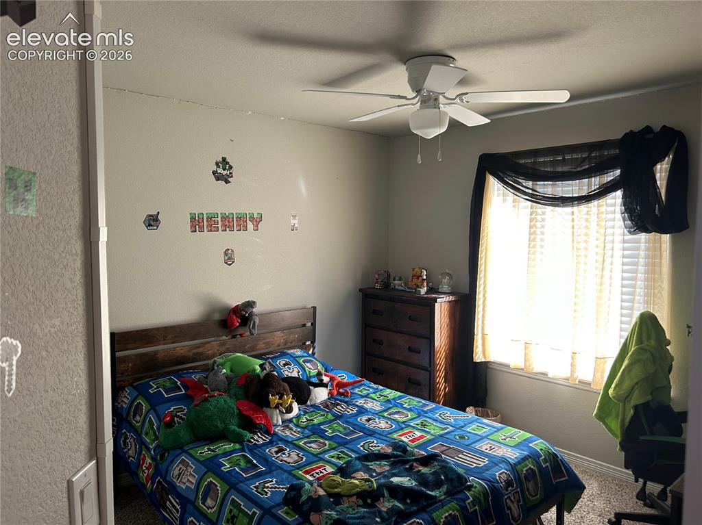 Image 12 of 14: Bedroom