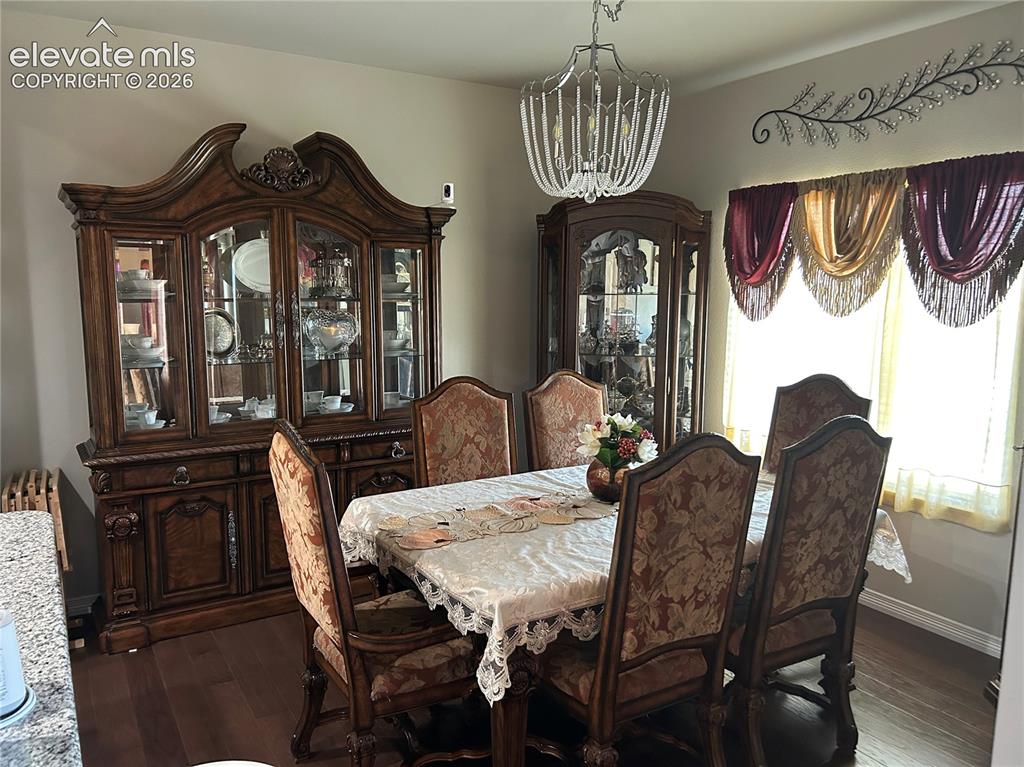 Image 2 of 14: Dining Area