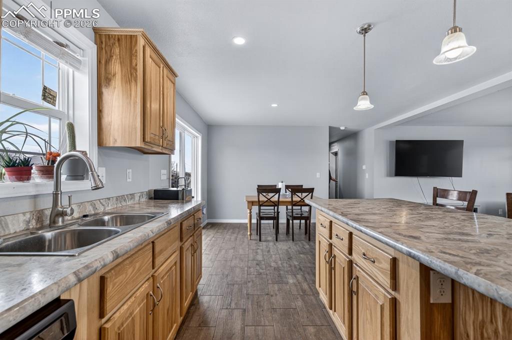 Image 12 of 38: Kitchen