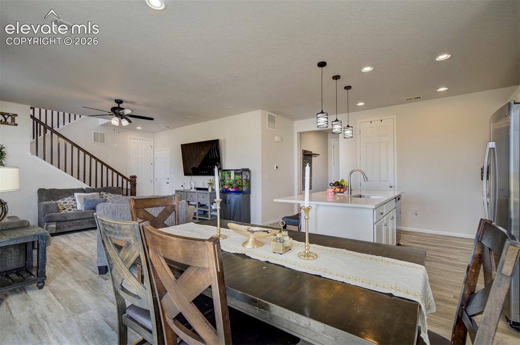 Image 12 of 50: Dining Area