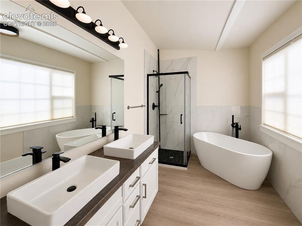 Image 14 of 31: Bathroom