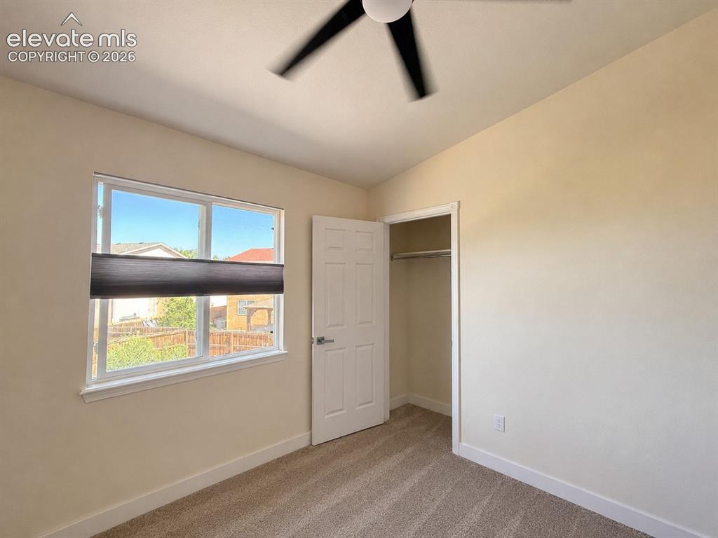 Image 19 of 31: Bedroom