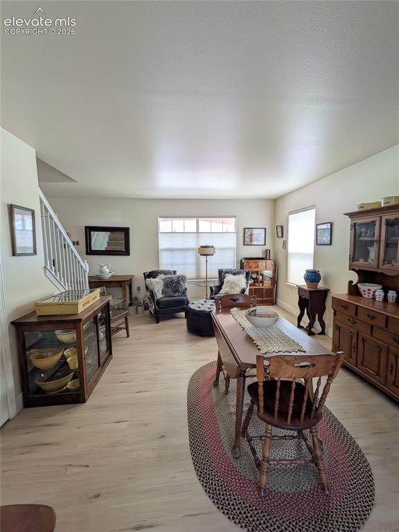 Image 4 of 20: Dining Area