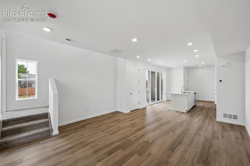 Image 5 of 22: Living Room