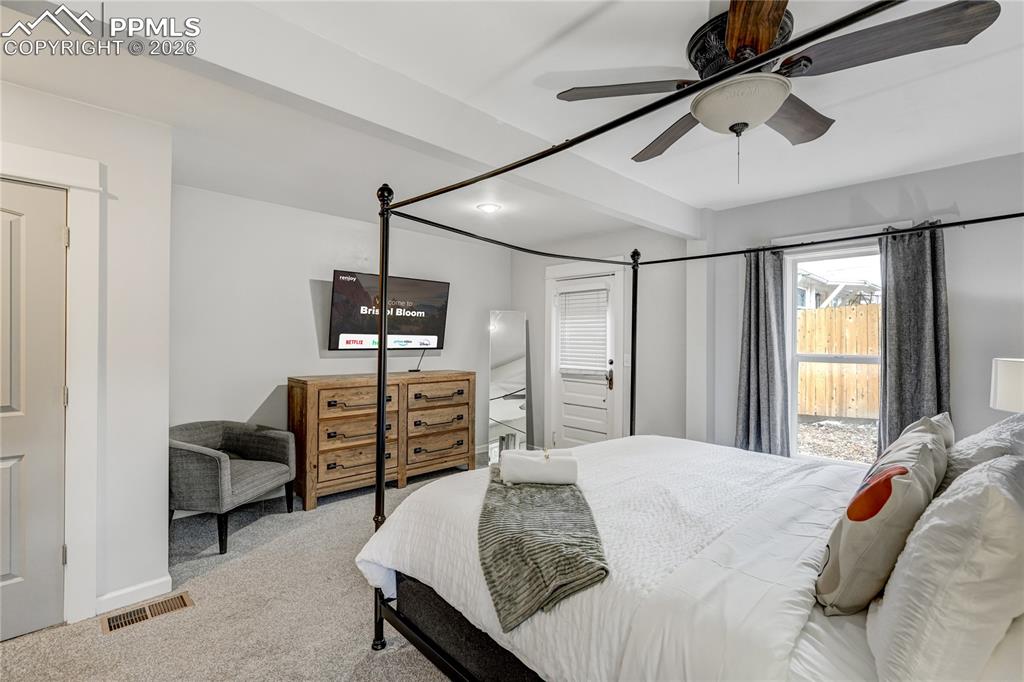 Image 21 of 50: Bedroom