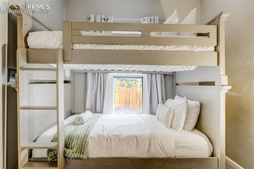 Image 32 of 50: Bedroom