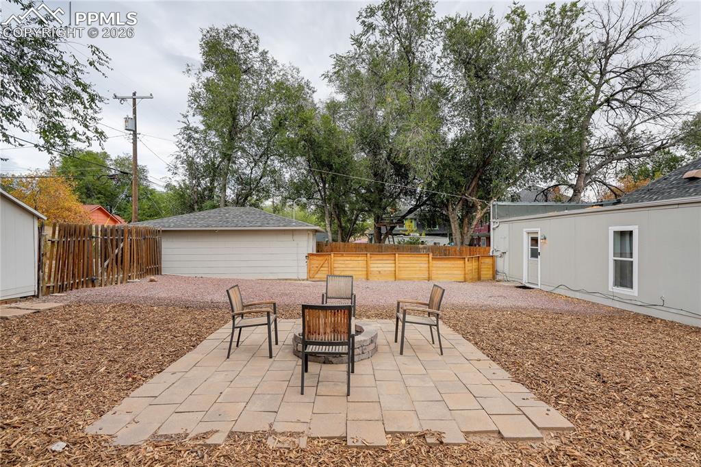 Image 46 of 50: Patio