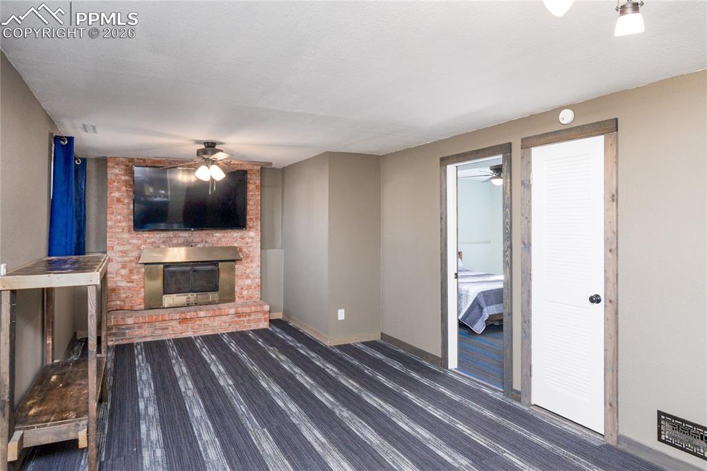 Image 17 of 29: Living Room