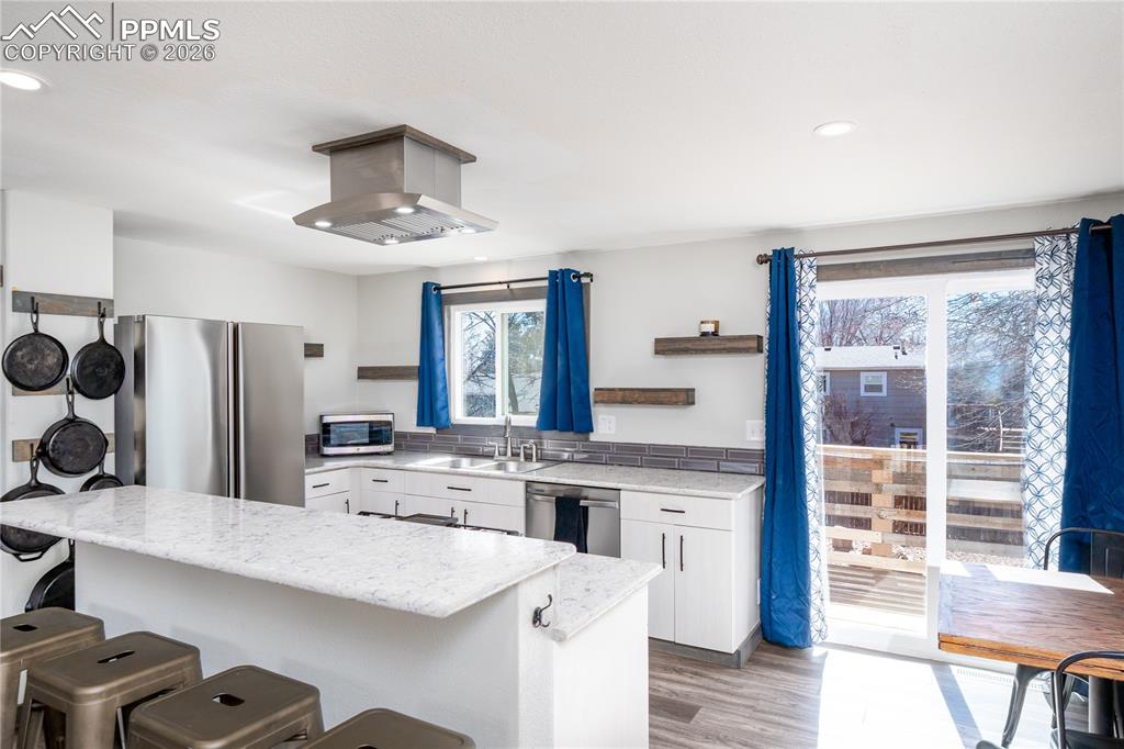 Image 4 of 29: Kitchen