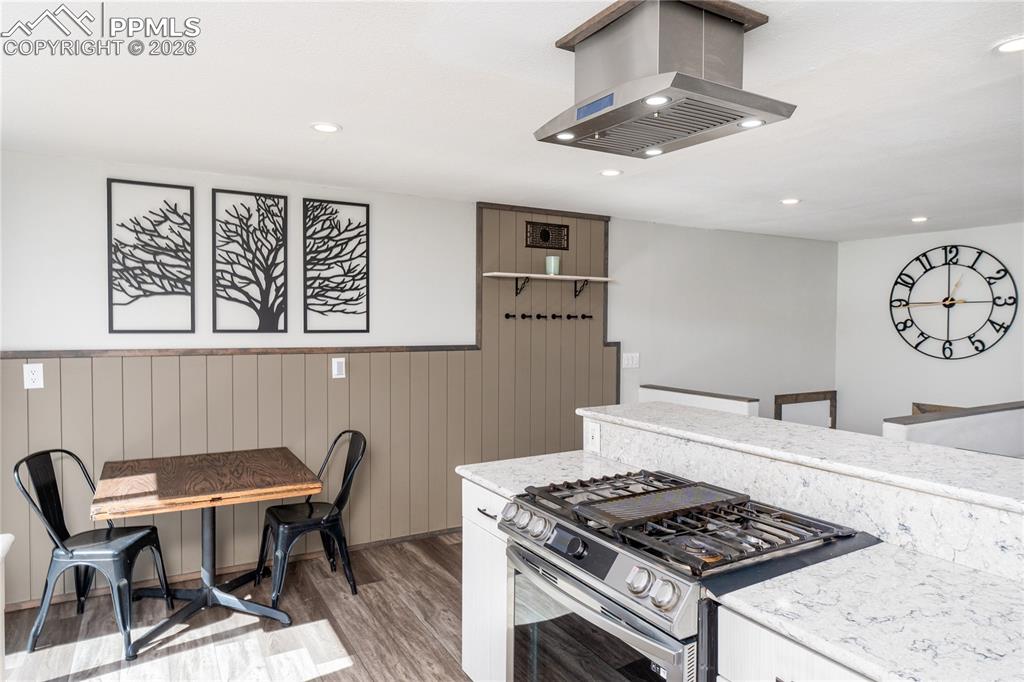 Image 6 of 29: Kitchen