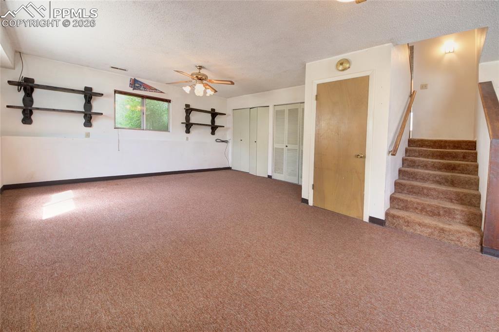 Image 20 of 25: Family Room