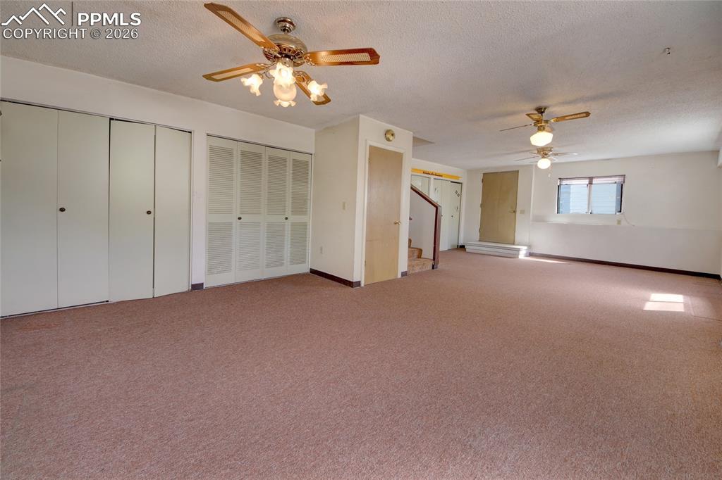 Image 21 of 25: Family Room