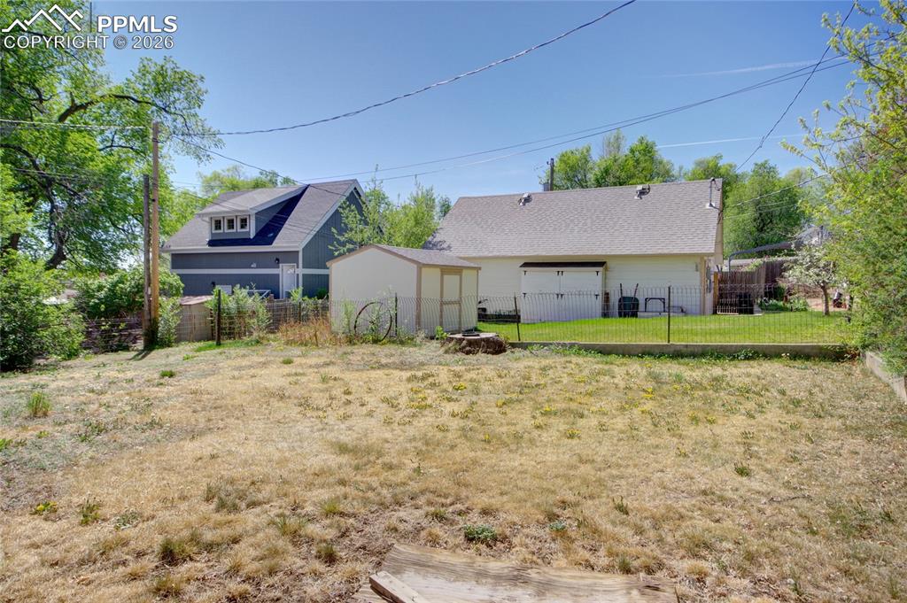 Image 25 of 25: Back of Structure