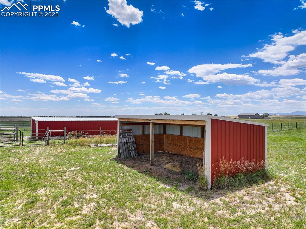 Image 42 of 46: Loafing shed & separate hay storage