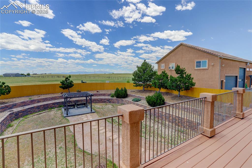 Image 8 of 46: Wraparound Deck