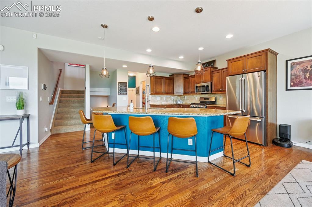 Image 9 of 50: Kitchen