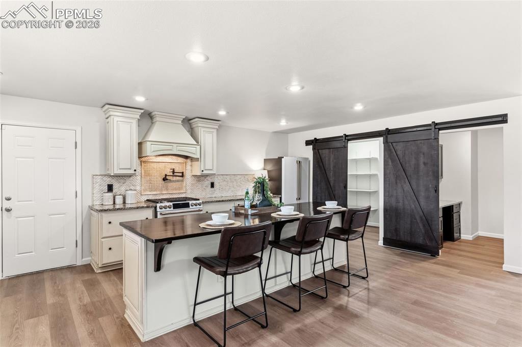 Image 13 of 45: Kitchen