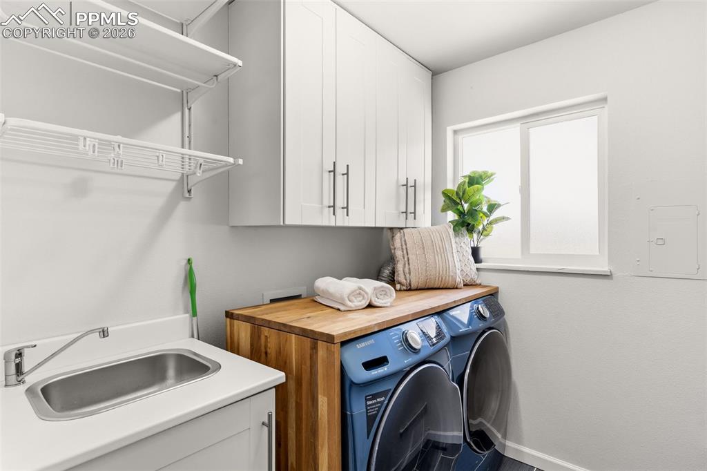 Image 18 of 45: Laundry