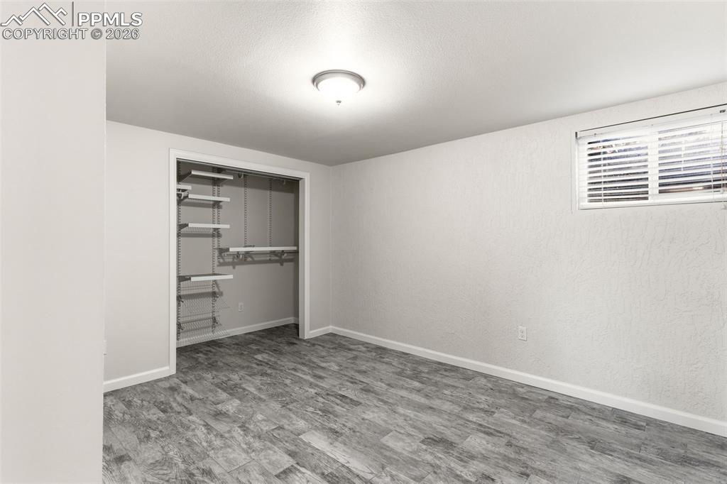 Image 31 of 45: Bedroom