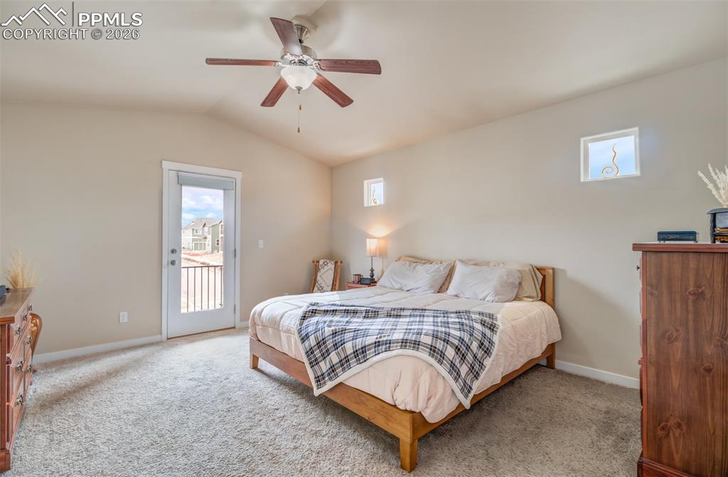 Image 14 of 36: Bedroom