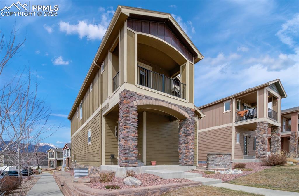 Image 3 of 36: Front of Structure