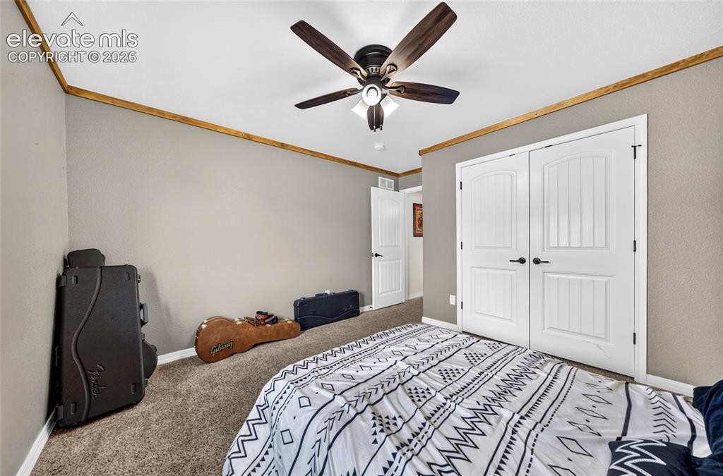 Image 15 of 26: Bedroom