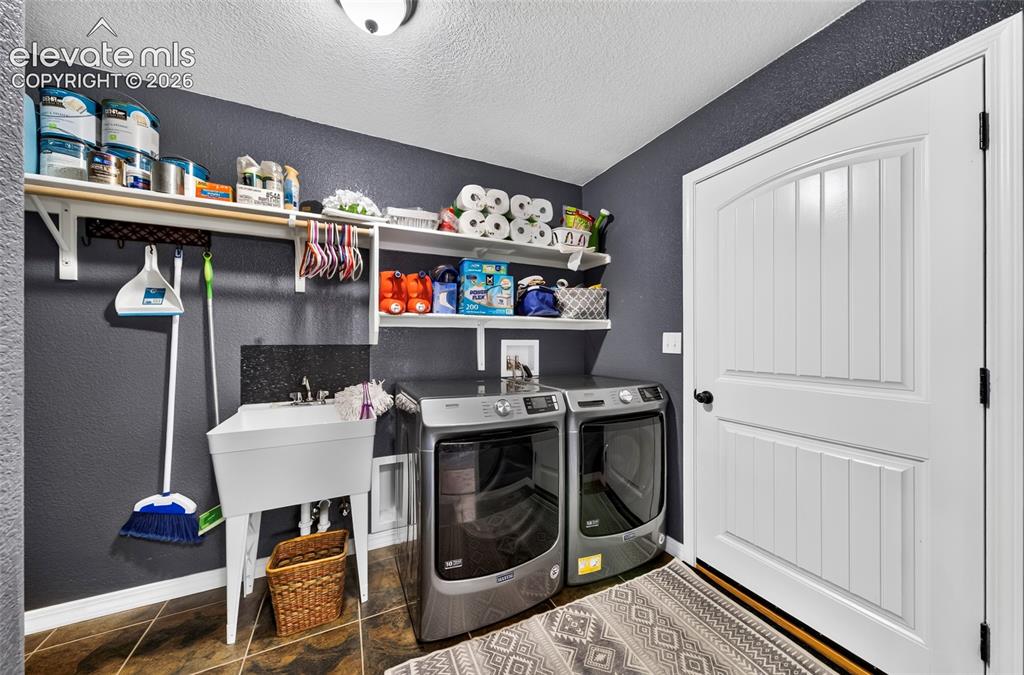 Image 17 of 26: Laundry