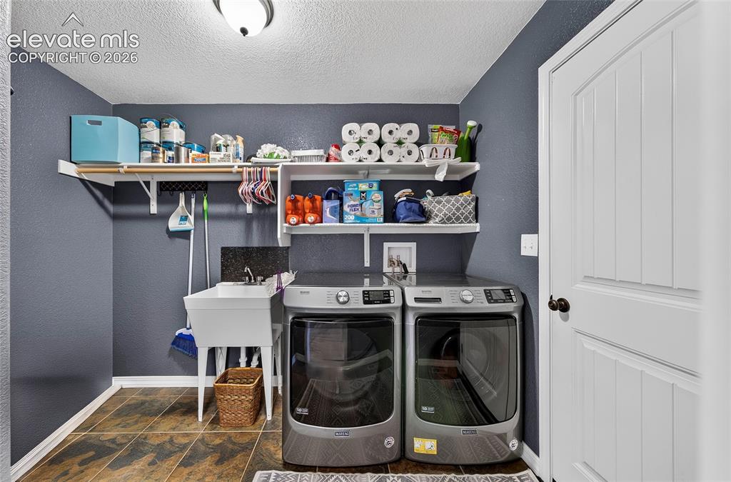 Image 18 of 26: Laundry