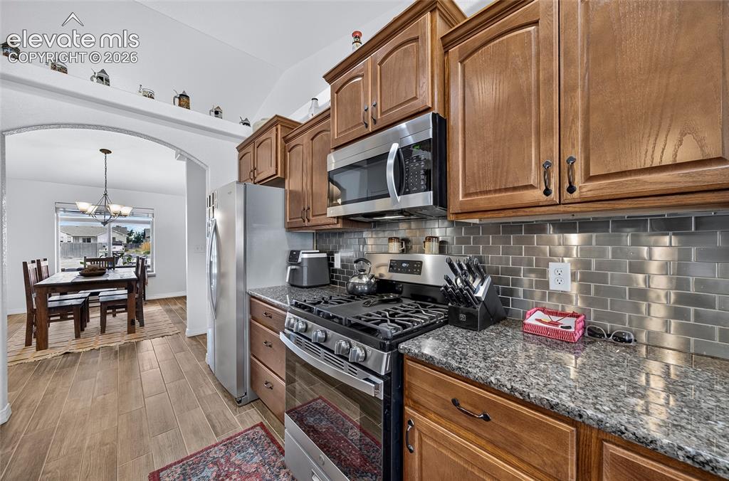 Image 3 of 26: Kitchen