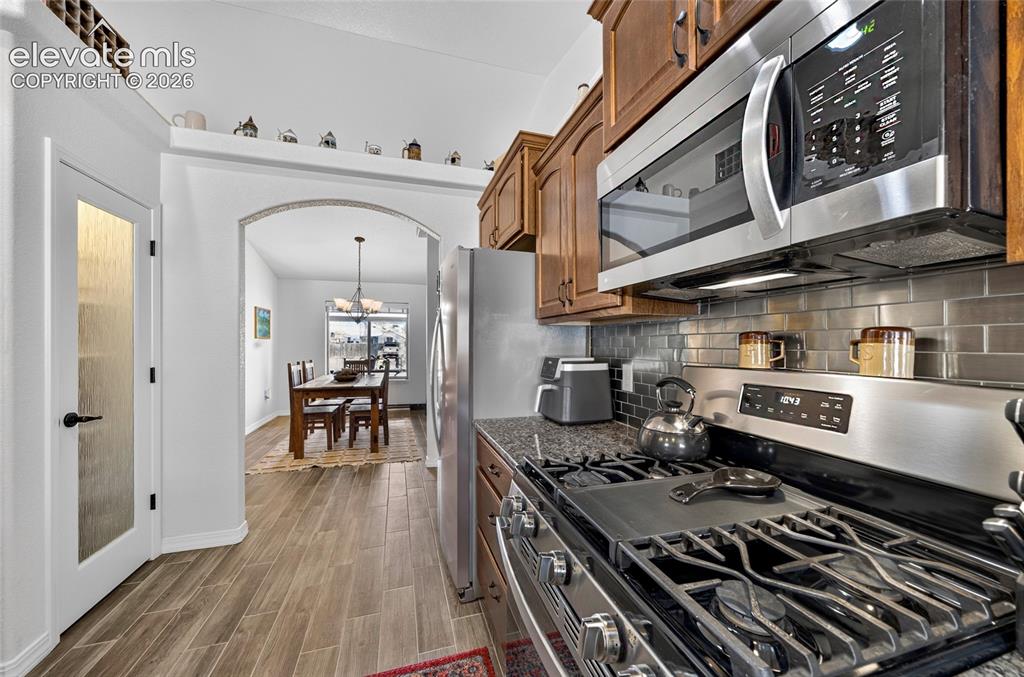 Image 5 of 26: Kitchen